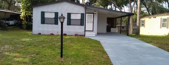 An exterior view of Pending! 508 Royal Palm Dr.