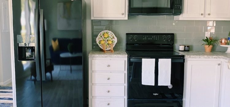 Refrigerator with Water and Ice Dispenser