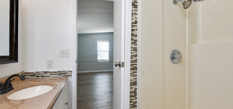 En suite master with shower