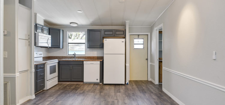 Fully-equipped kitchen
